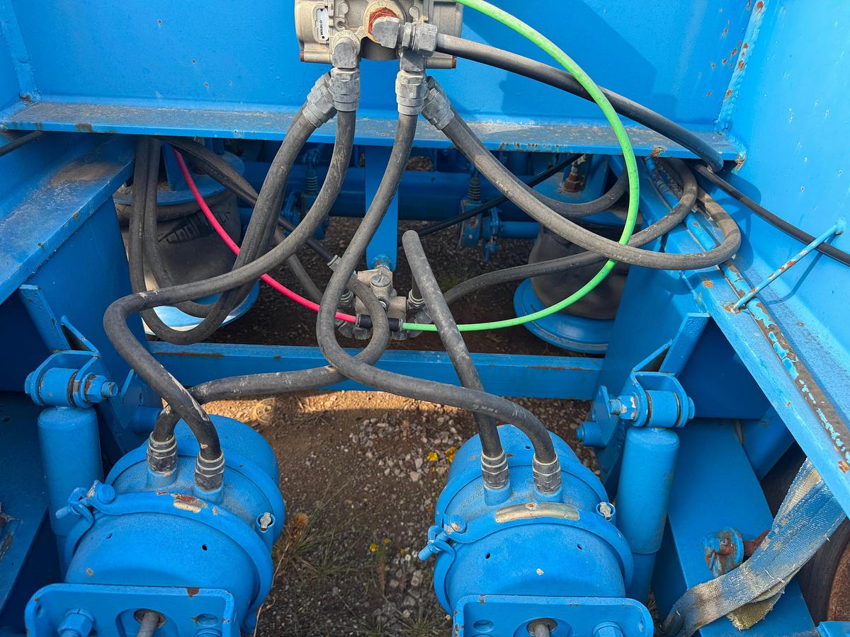 Used (2) Tri-Axle Jeeps - Air Ride Suspension