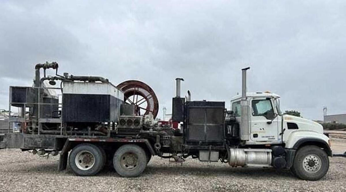 Used 2005 MACK CV513 CEMENT SPM TRIPLEX PUMP TRUCK