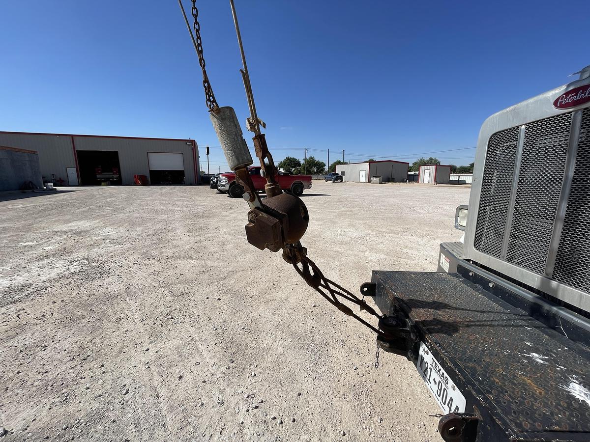 Used 2012 Peterbilt 367 Service Truck with National 900A Crane