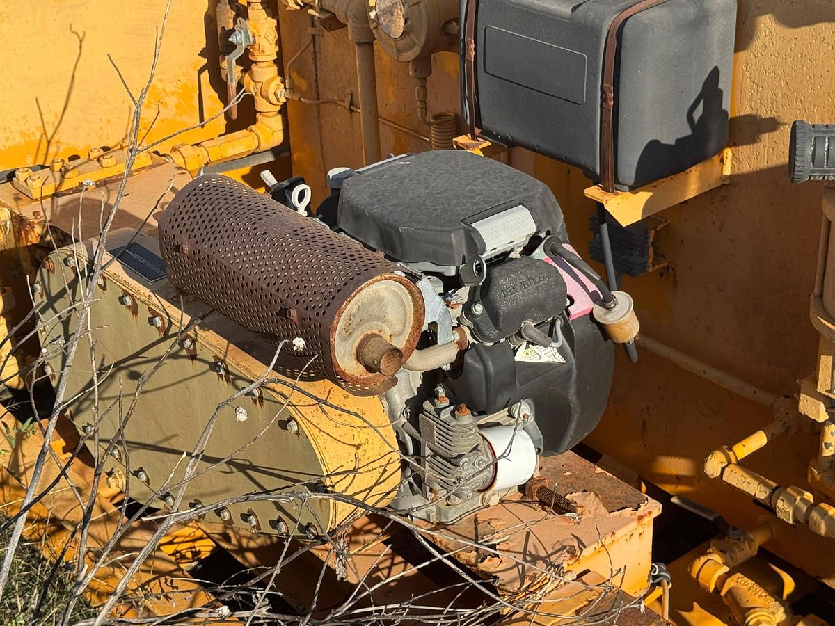 Used 2011 Advanced Pressure 6-Station 120-Gallon Accumulator- BEAR Triplex Pump - Honda Gas Engine