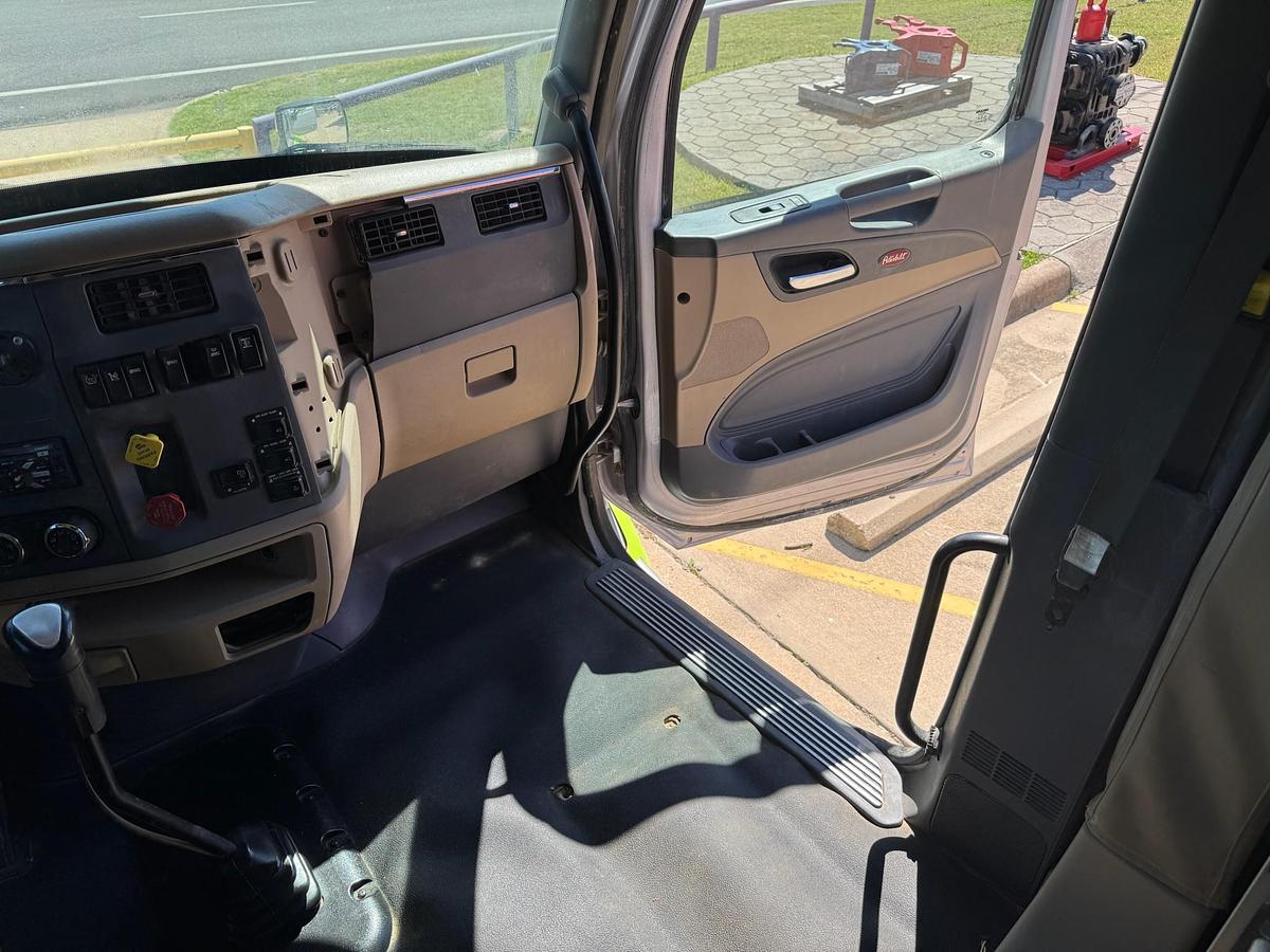 Used 2015 Peterbilt 579 6x4 Sleeper Truck Tractor