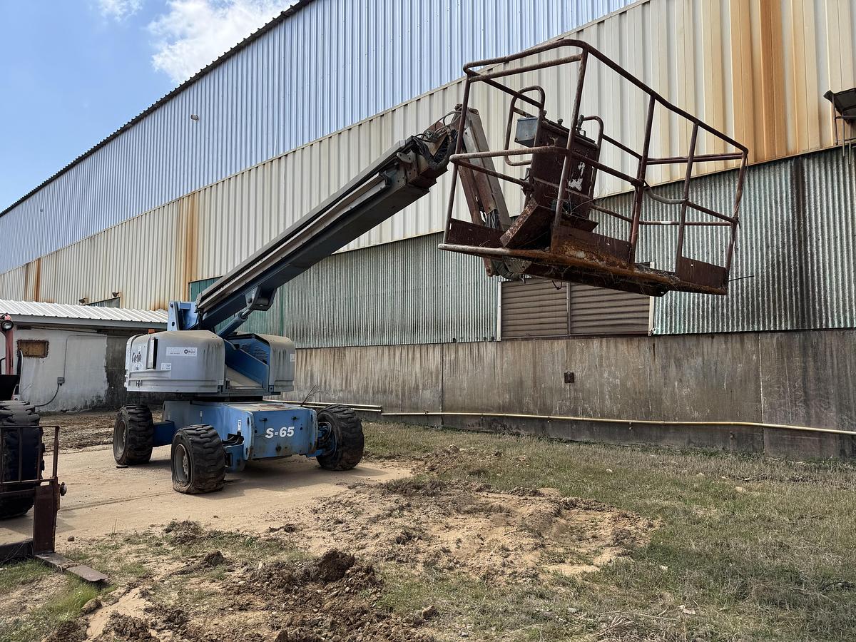 Used 2002 Genie S-65 4x4 Telescopic Boom Lift