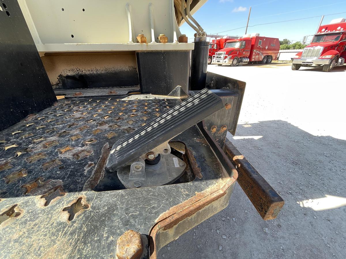 Used 2012 Peterbilt 367 Service Truck with National 900A Crane