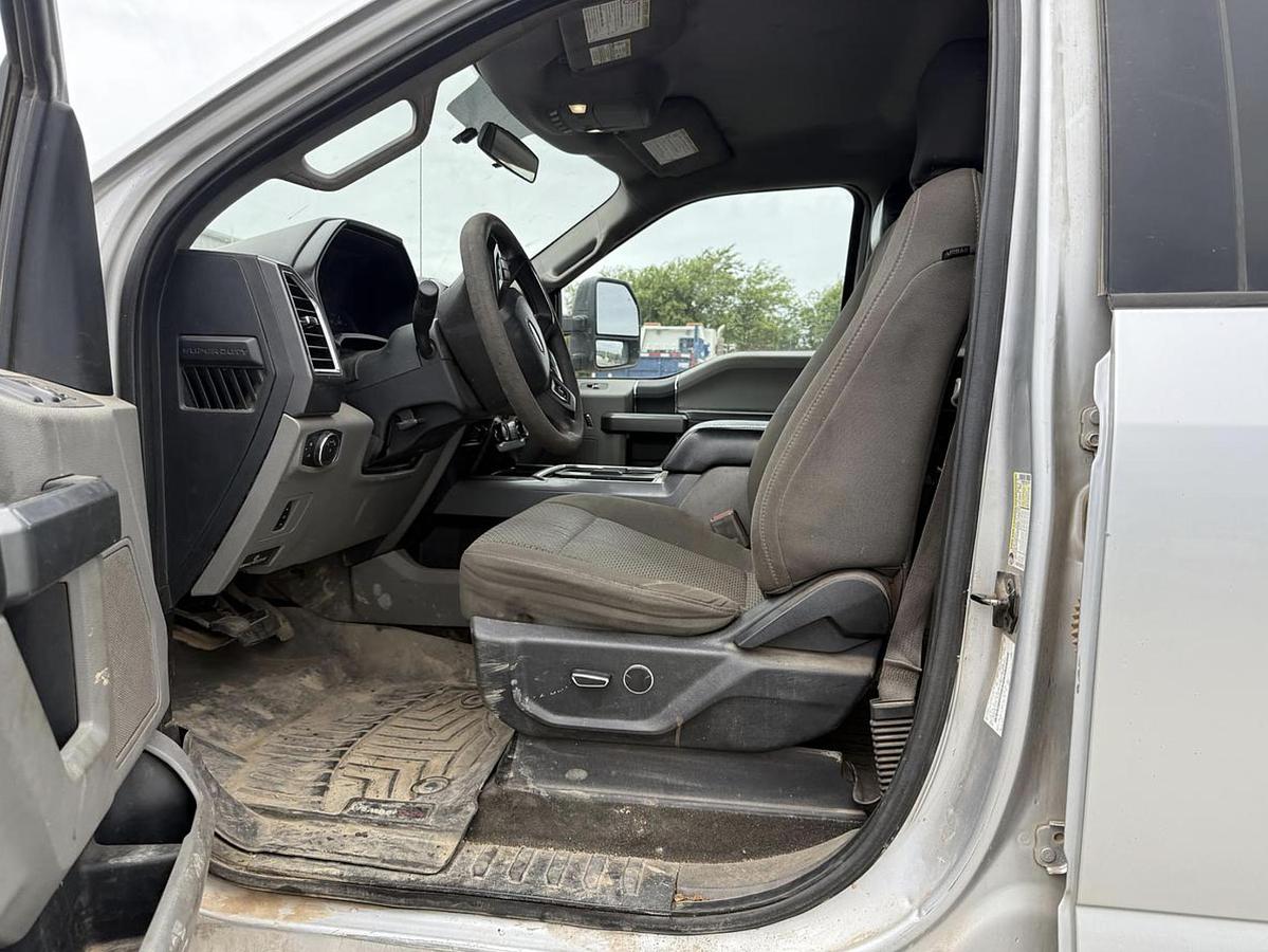 Used Ford F350 XLT 6.7L Power Stroke With Flatbed