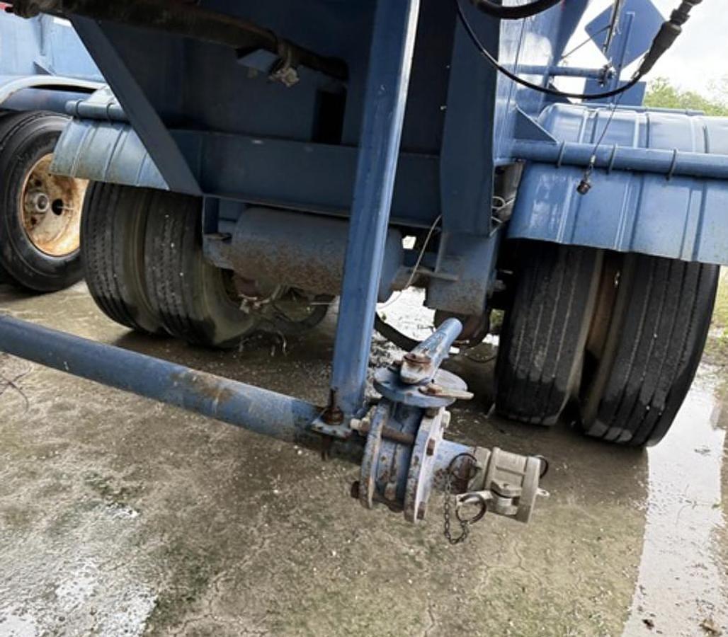 Used 2006 Worley Welding Works 4,100 Gallon 3-Comp Acid Transport Trailer
