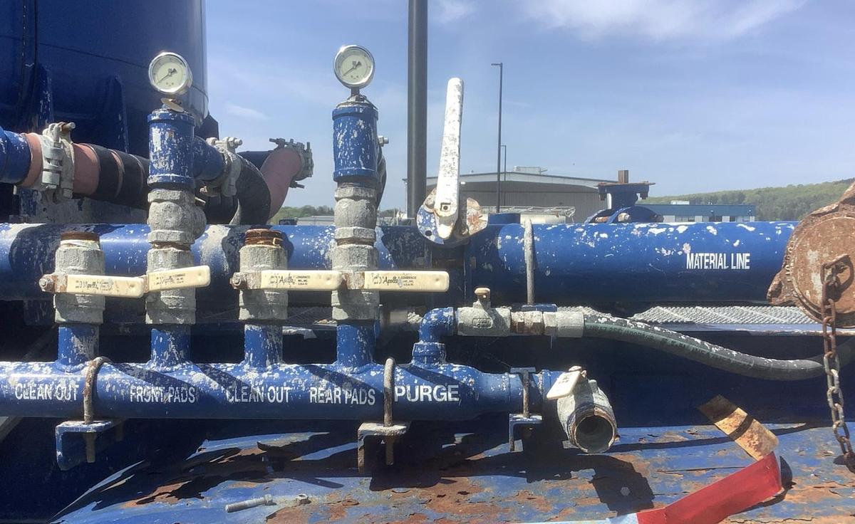 Used Clark 660 Cement Bulk Trailer