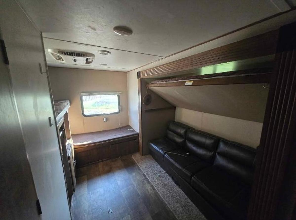 Used 2018 Longhorn Crossroads Bumper Pull Travel Trailer Bunkhouse