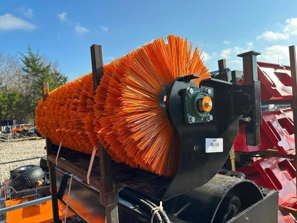 Used 2026 GIYI GY-SE61 Sweeper Skid Steer Attachment (UNUSED)