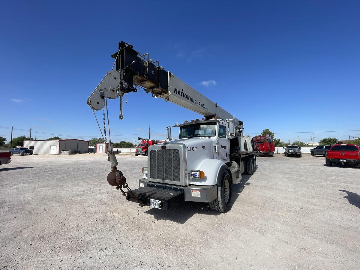 Used 2012 Peterbilt 367 Service Truck with National 900A Crane