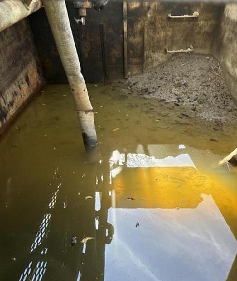 Used Mud Tank - Hardline Rack - Dual Compartment - Top Mounted Walkways - GREAT TANK!