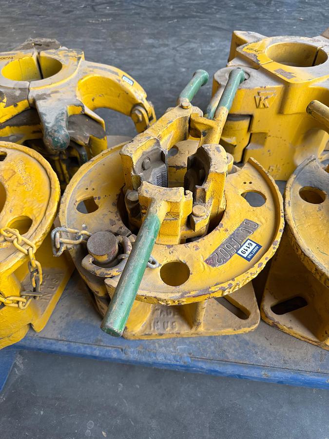 Used (3) Baash-Ross 100-Ton Slip Type Elevators - (1) Without Insert