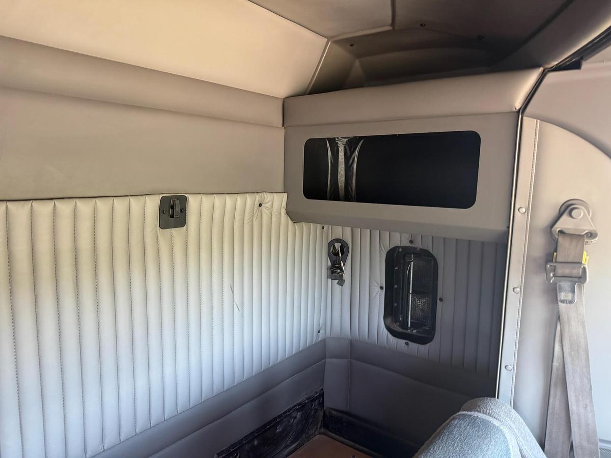 Used 2007 Kenworth T800 6x4 Sleeper Truck Tractor