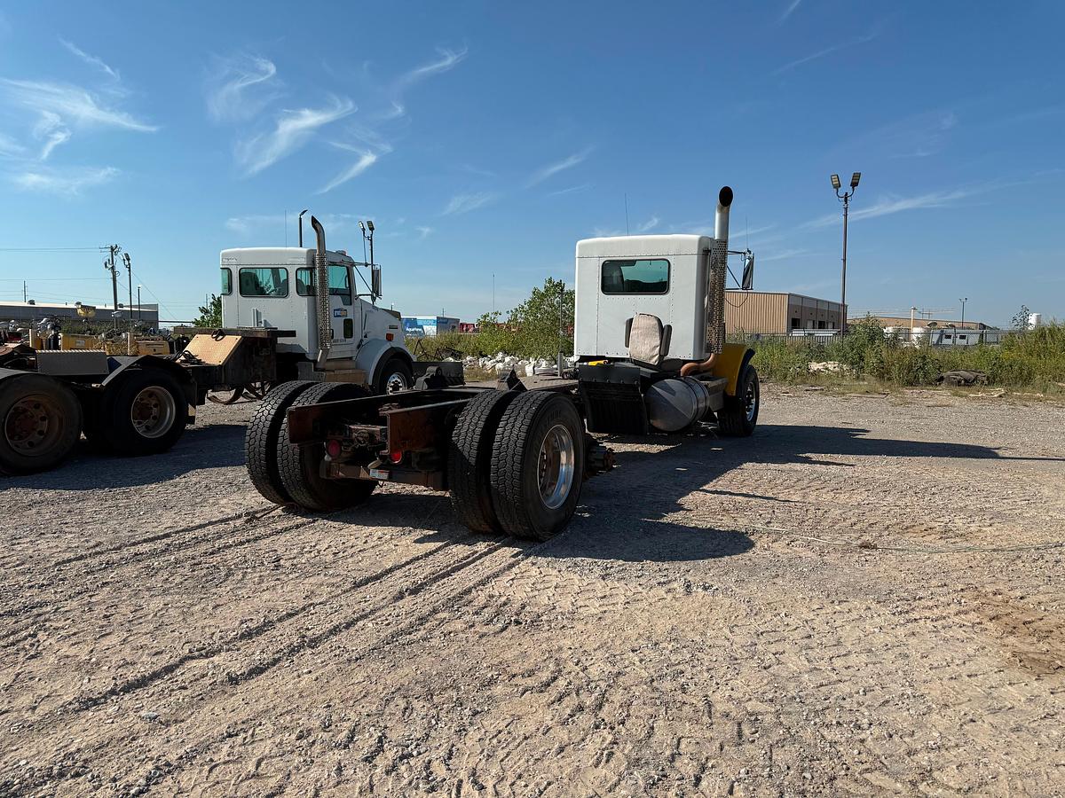 Used 2011 Kenworth T800 Cab and Chassis