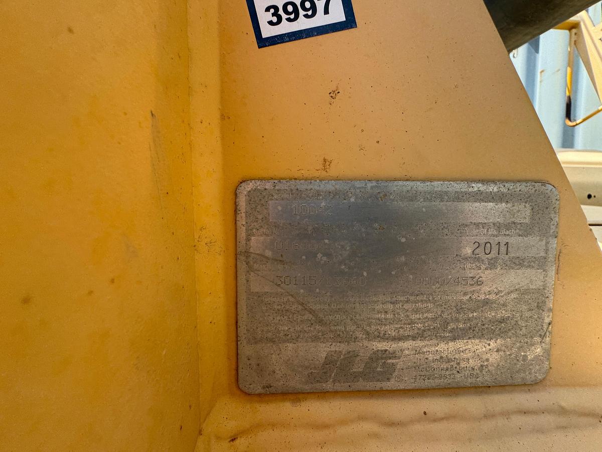 Used 2011 Caterpillar TL1055 Telehandler