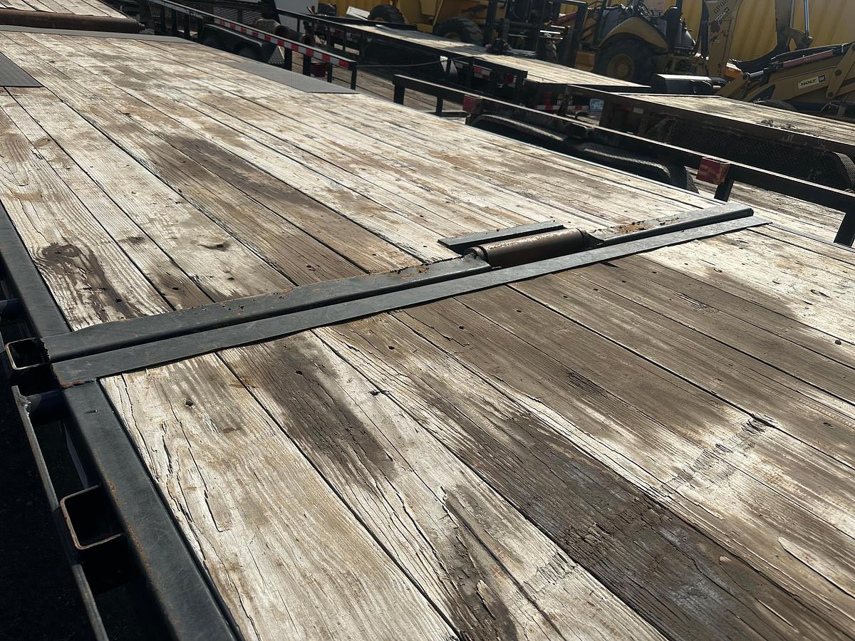 Used 2024 PJ Trailer MGF 26' Deck with Tilt Deck and Smitty Bilt 17,500 lb Winch