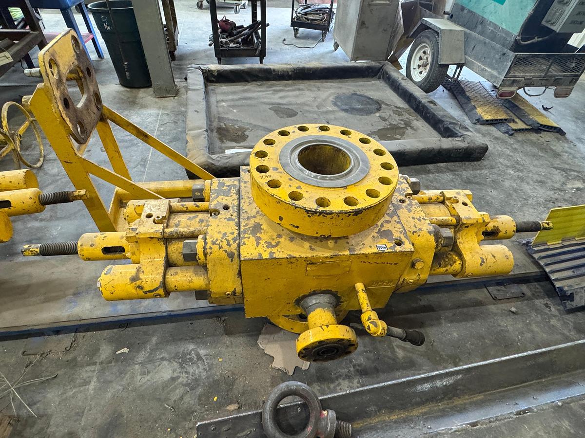 Used Cameron Type UM 7 1/16'' x 15m Single Hydraulic BOP
