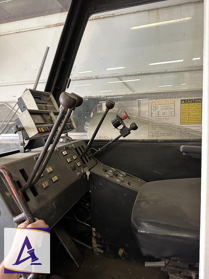 Used 1989 Lorain T250 - 94' Boom, 42' Jib