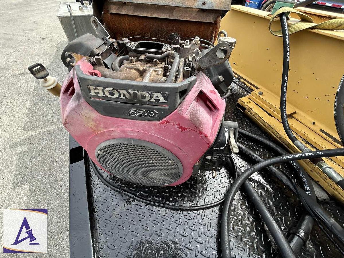 Used 2013 GMC 3500HD Crew Cab Flatbed Bed