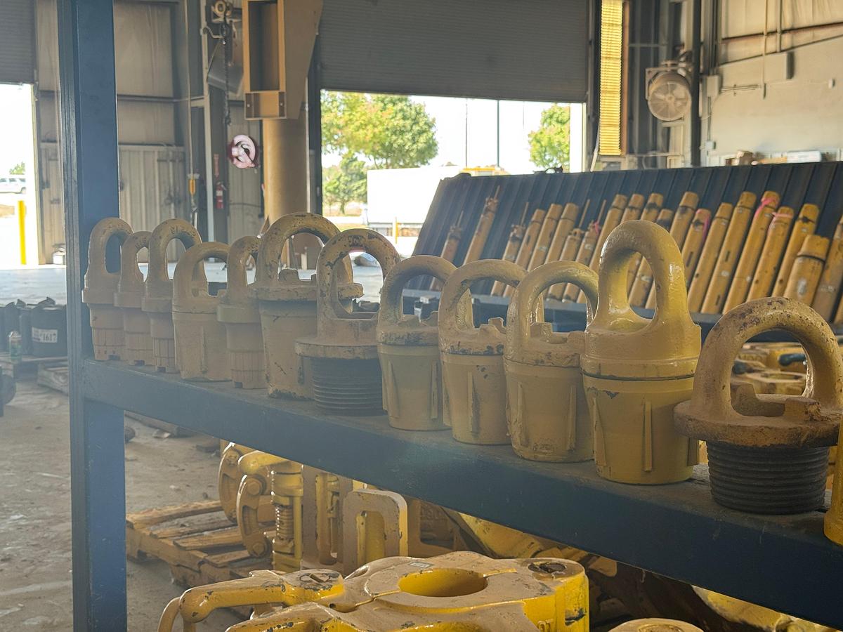 Used (30) Lifting Plugs