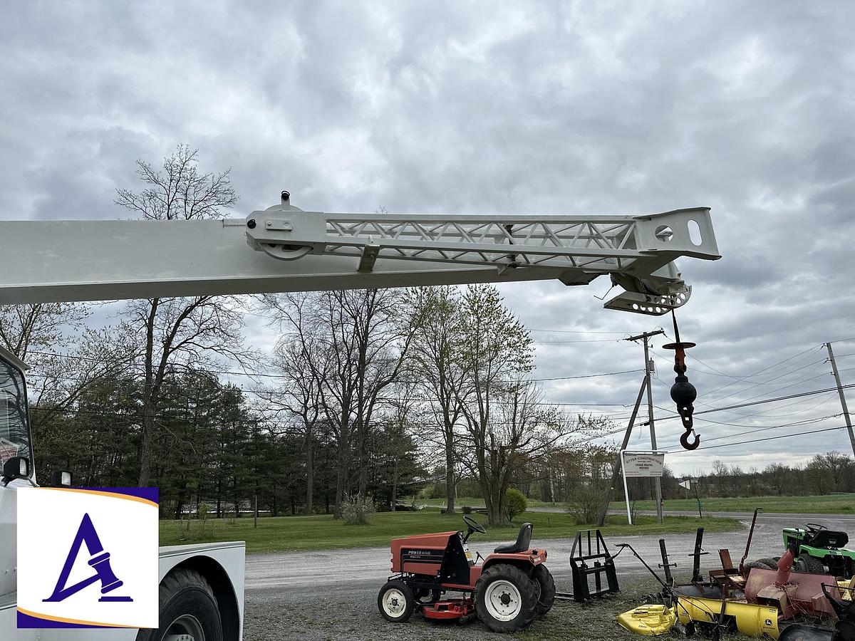 Used 1984 JLG 8812 55' Boom 10' Jib