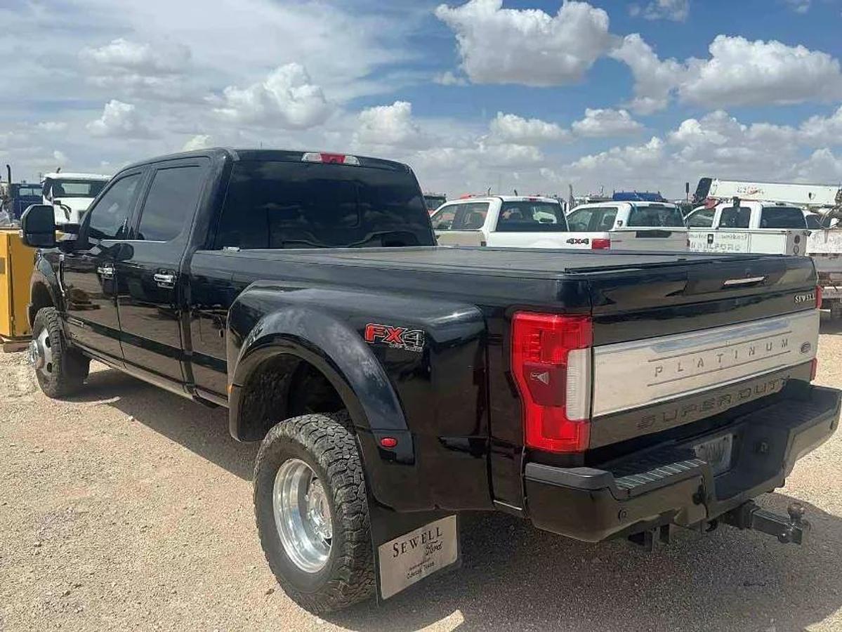 Used 2017 Ford F350 Platinum Dually Truck - 6.7L Powerstroke