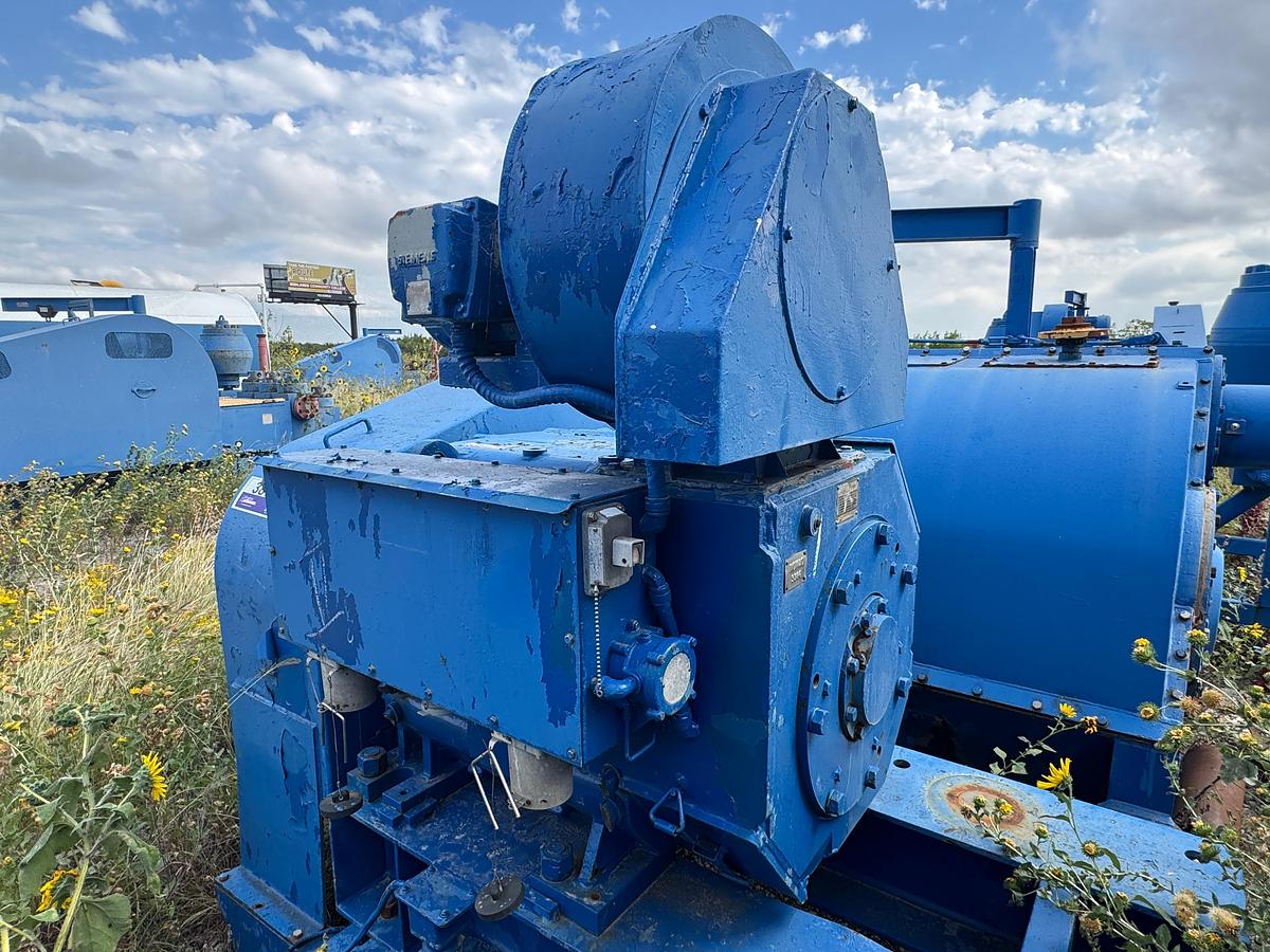 Used National Oilwell 9P-100 Triplex Mud Pump
