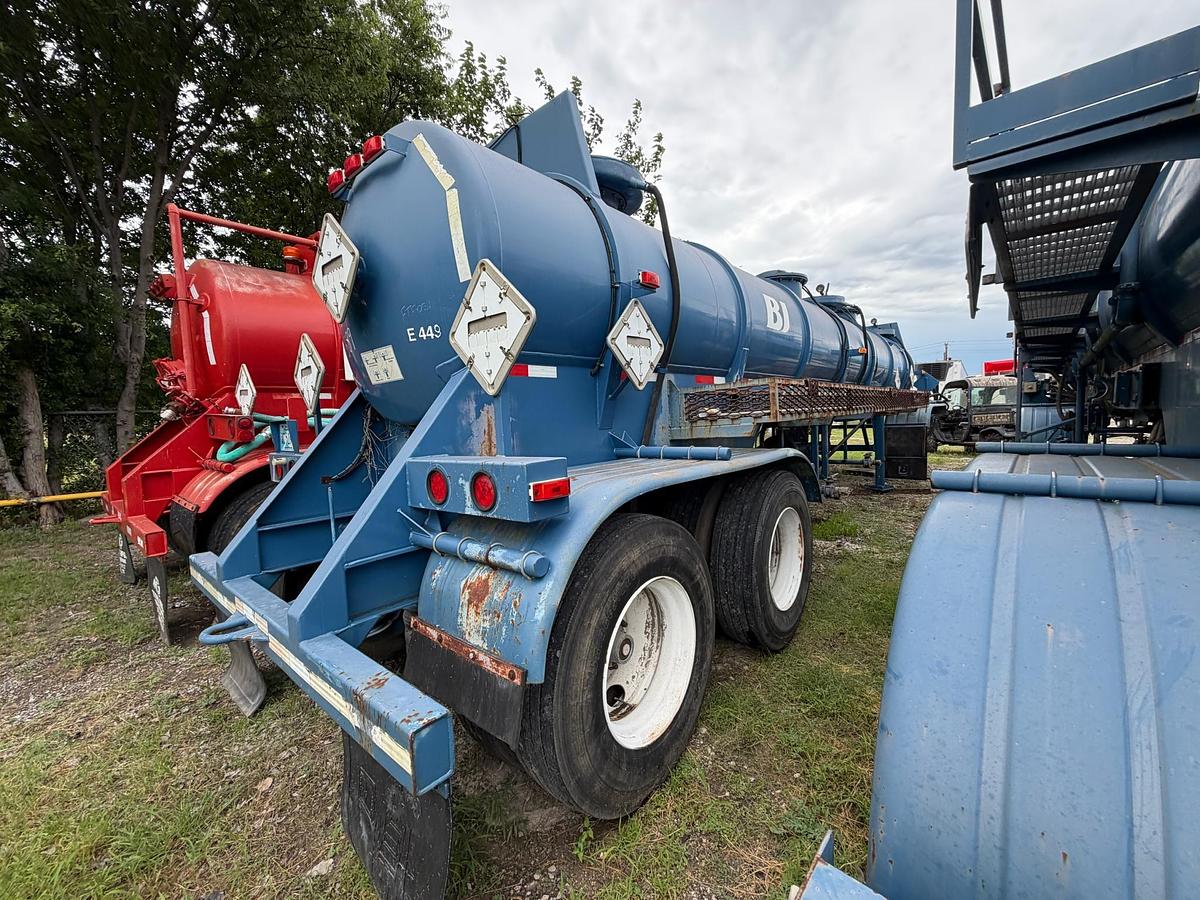 Used 2006 Worley Welding Works 4,100 Gallon 3-Comp Acid Transport Trailer