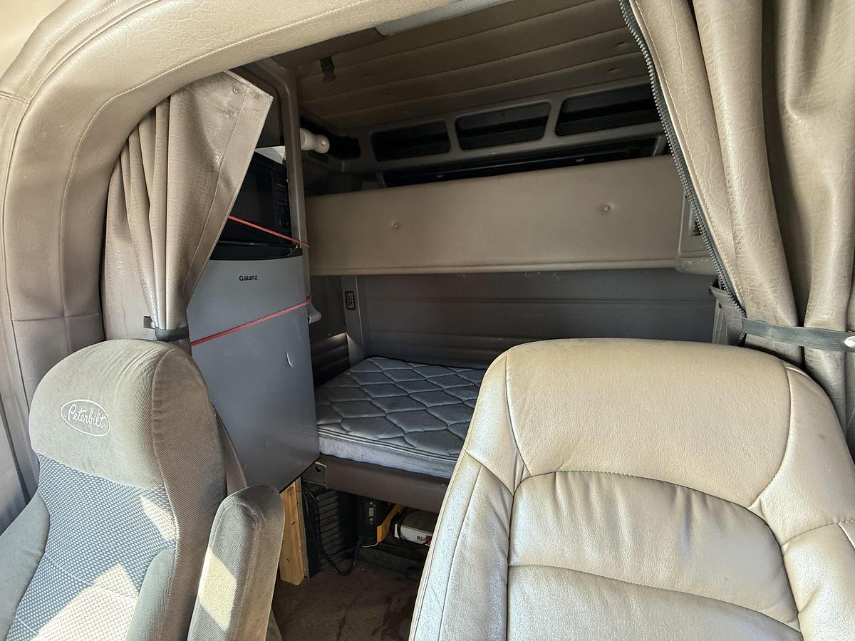 Used 2008 Peterbilt Slick Truck