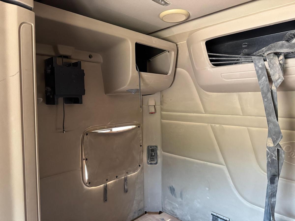 Used 2015 Peterbilt 579 6x4 Sleeper Truck Tractor