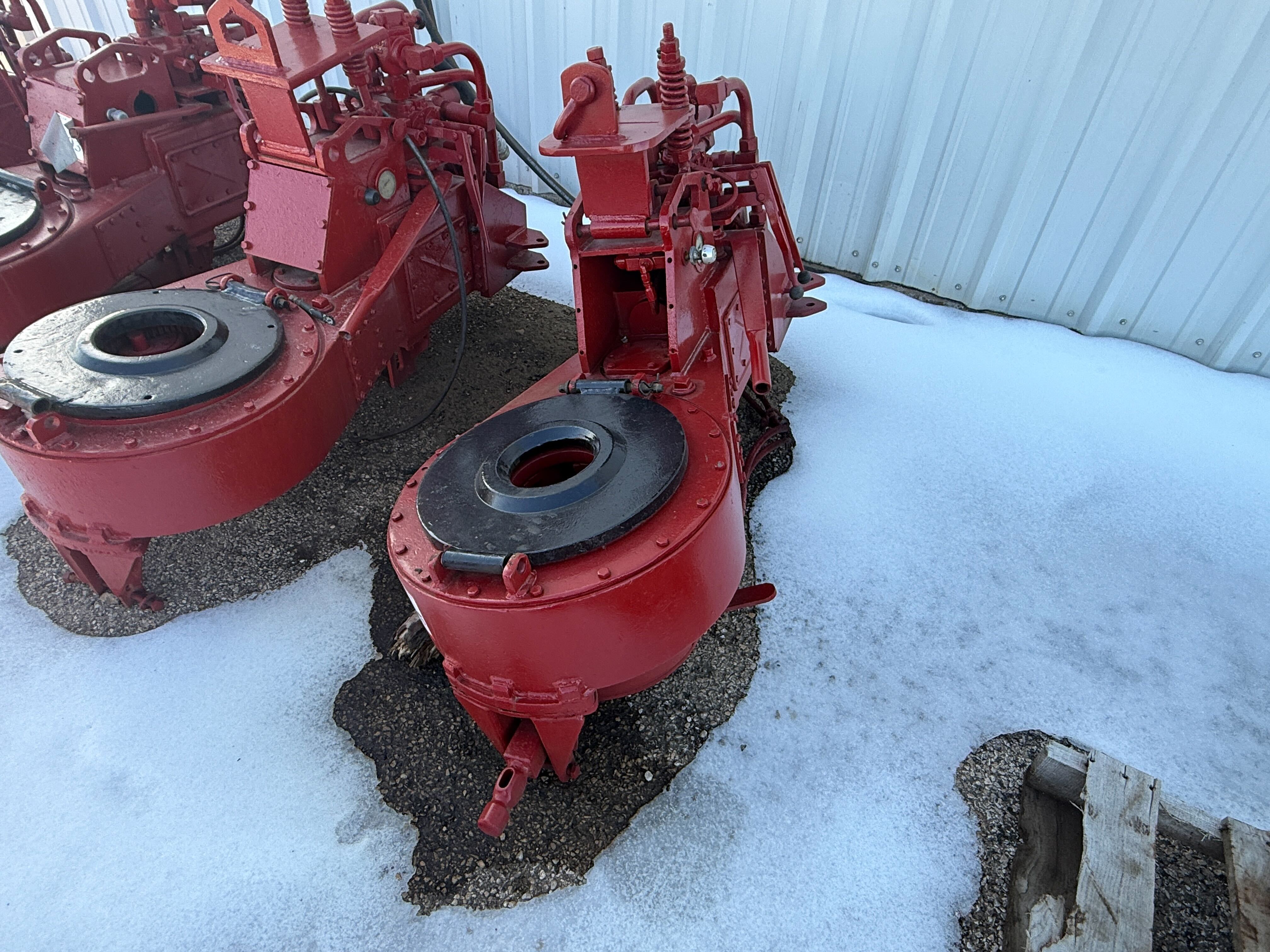 Used Foster 58-93R Hydraulic Tubing Tongs