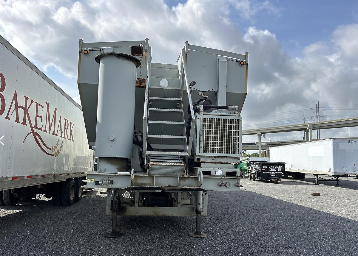 Used 2011 Appco FS-40 Bulk Sand Storage Trailer
