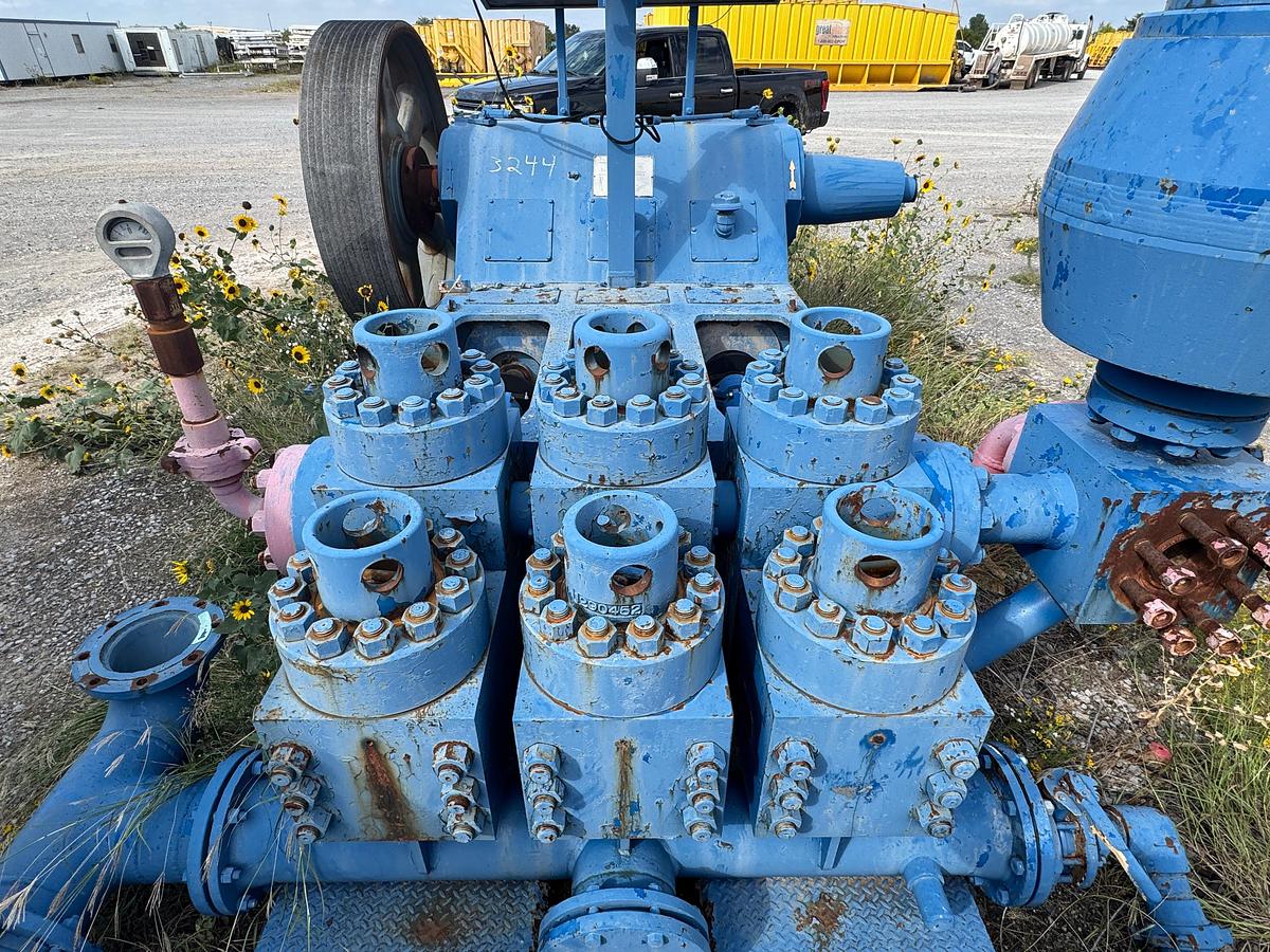 Used National Oilwell 9P-100 Triplex Mud Pump
