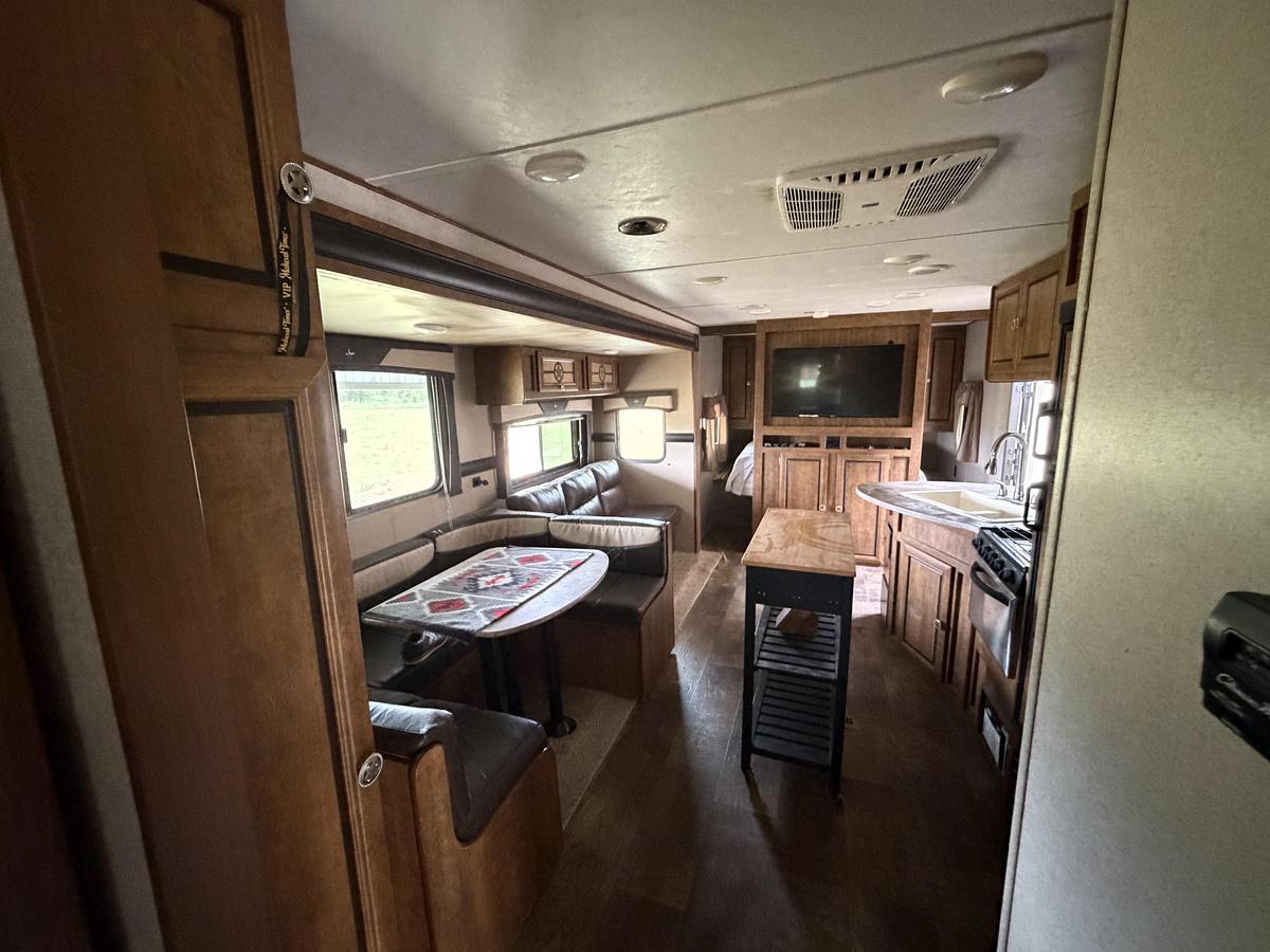 Used 2018 Longhorn Crossroads Bumper Pull Travel Trailer Bunkhouse