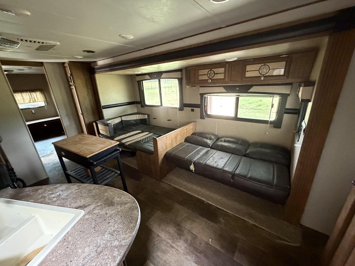 Used 2018 Longhorn Crossroads Bumper Pull Travel Trailer Bunkhouse