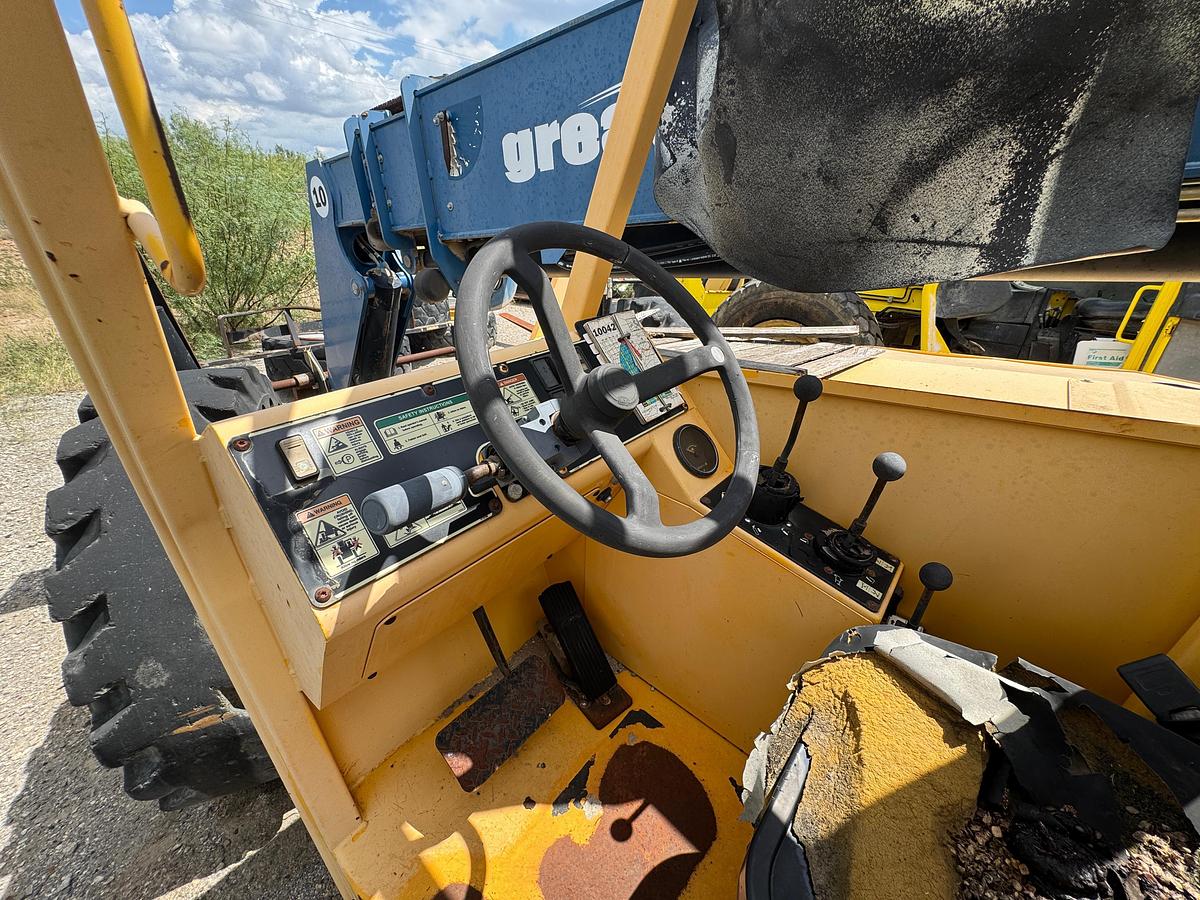 Used 2011 Caterpillar TL1055 Telehandler