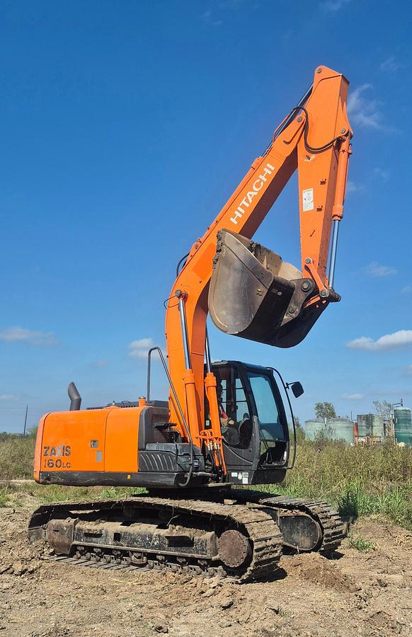 Used 2015 HitachiZaxis 160LC