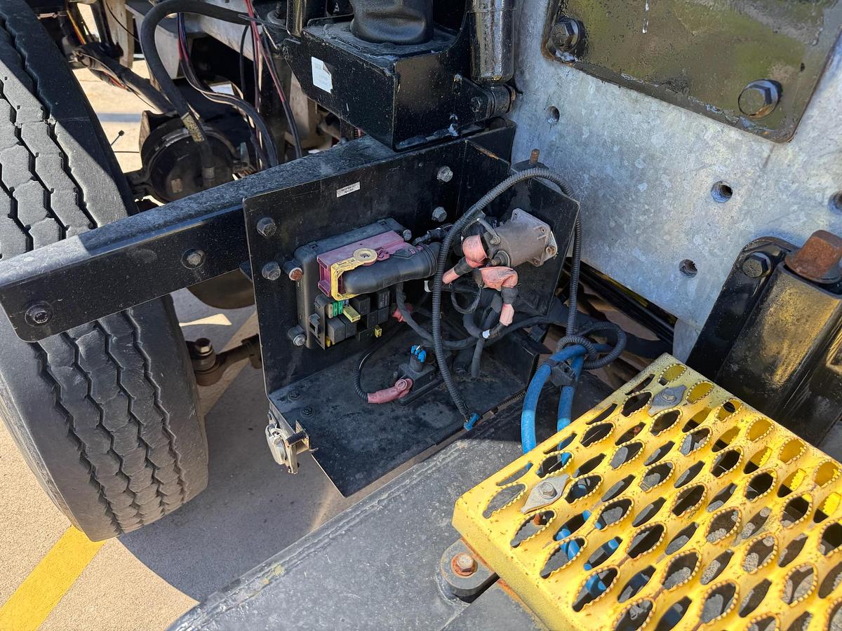 Used 2019 Autocar 4x2 Spotter Truck