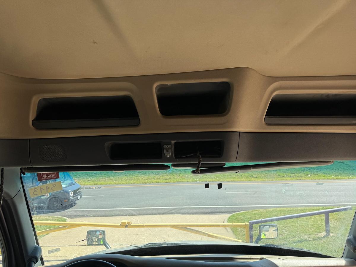 Used 2015 Peterbilt 579 6x4 Sleeper Truck Tractor