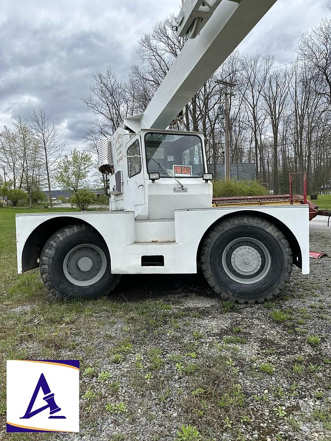 Used 1984 JLG 8812 55' Boom 10' Jib