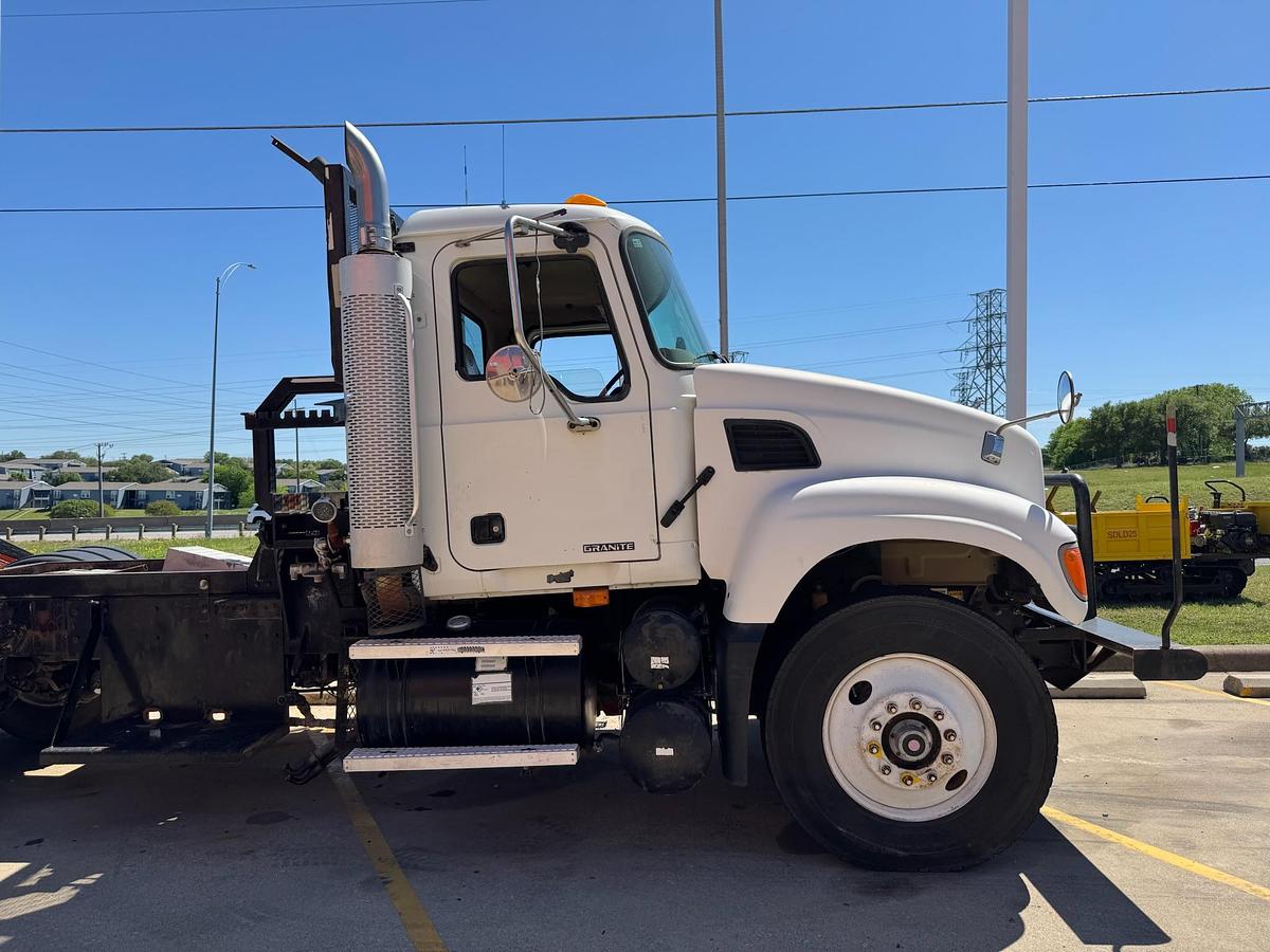 Used 2005 Mack Haul Truck CV713
