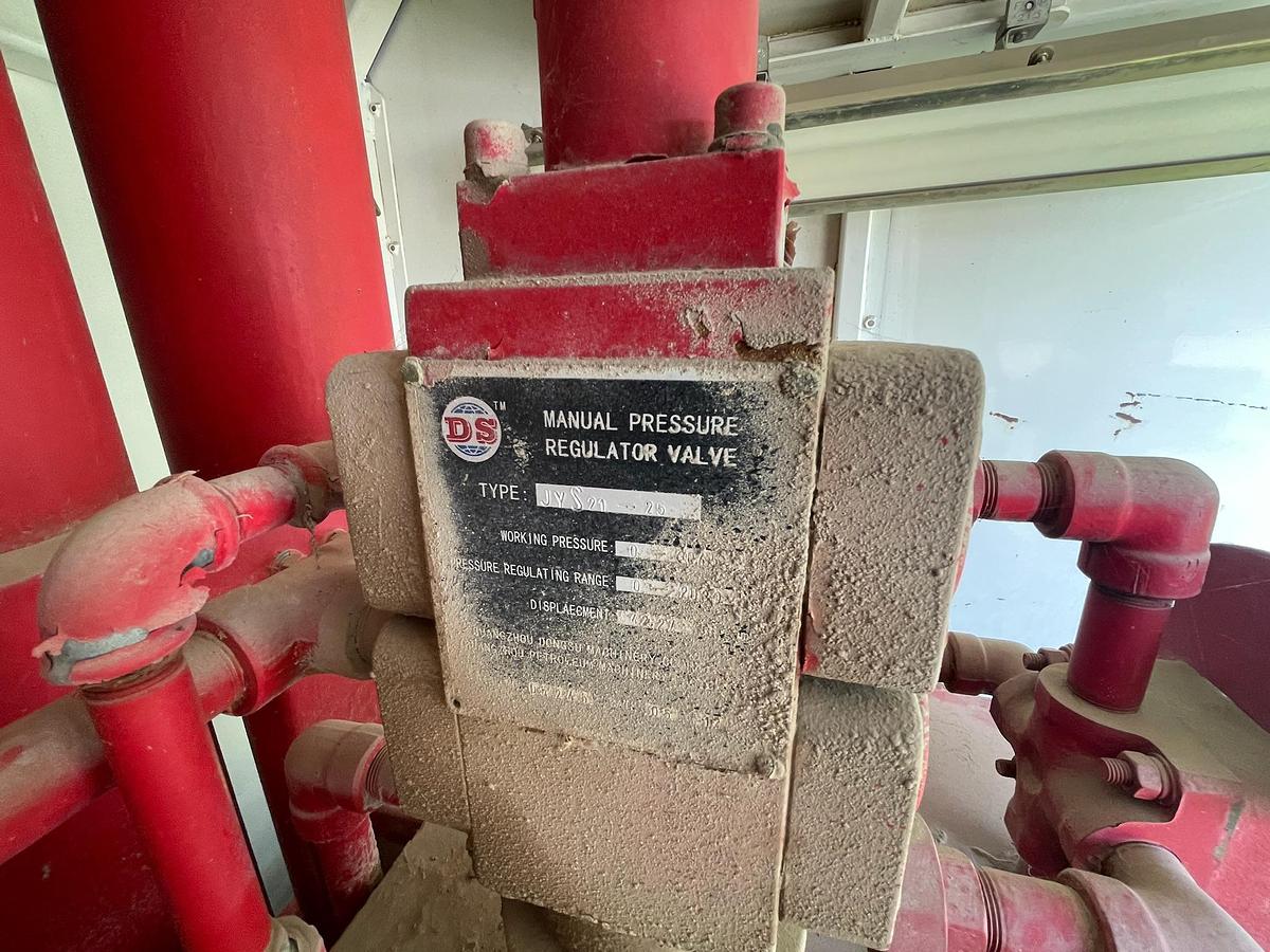 Used DS 320 4-Station Closing Unit