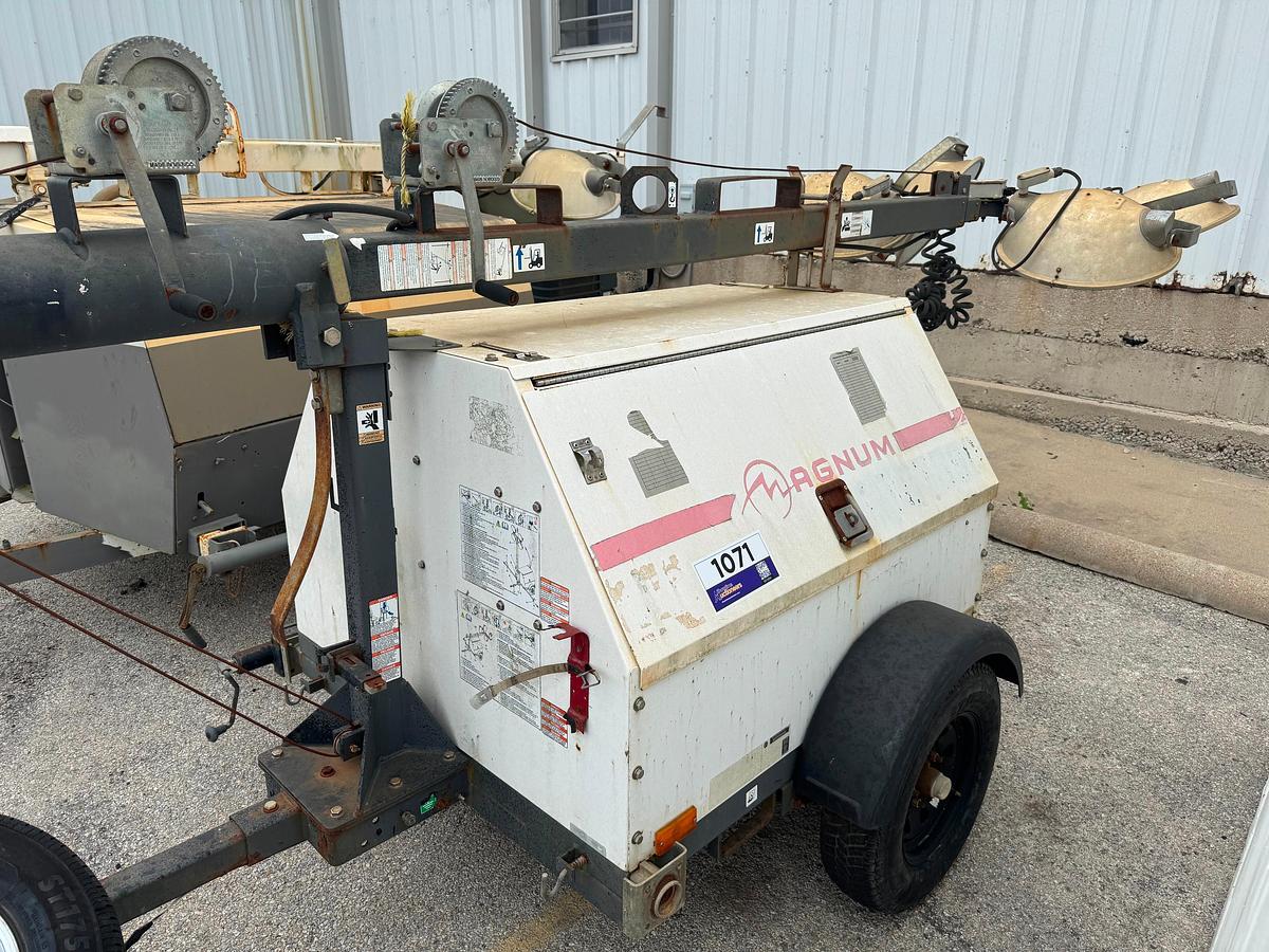 Used Magnum Light Tower