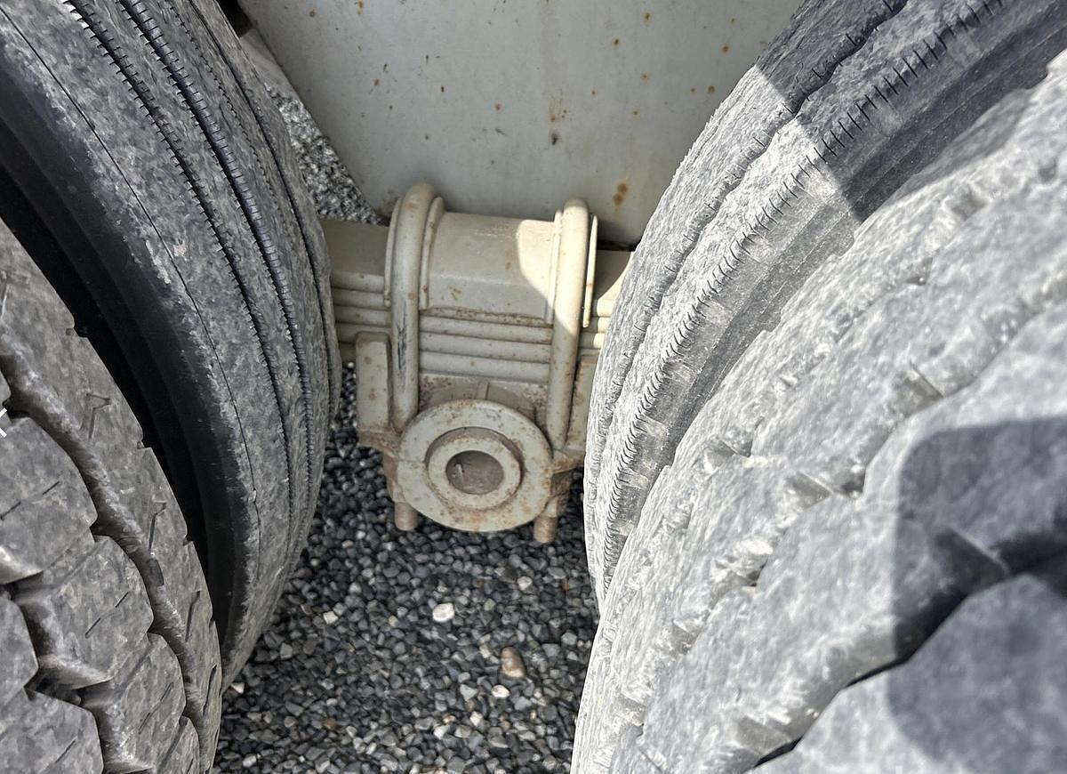 Used 2011 Appco FS-40 Bulk Sand Storage Trailer