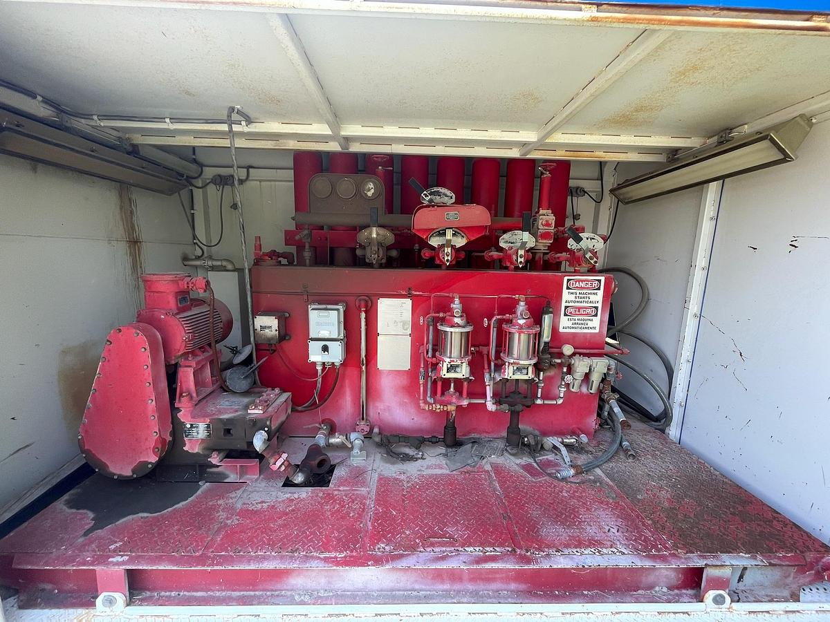 Used DS 320 4-Station Closing Unit