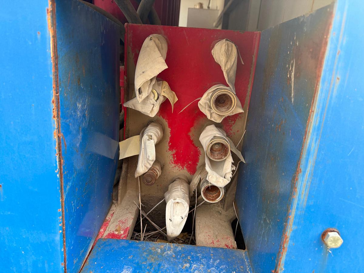 Used DS 320 4-Station Closing Unit