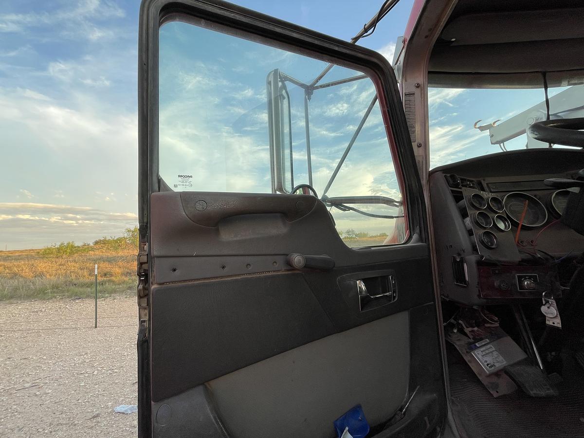 Used 2007 Kenworth T300