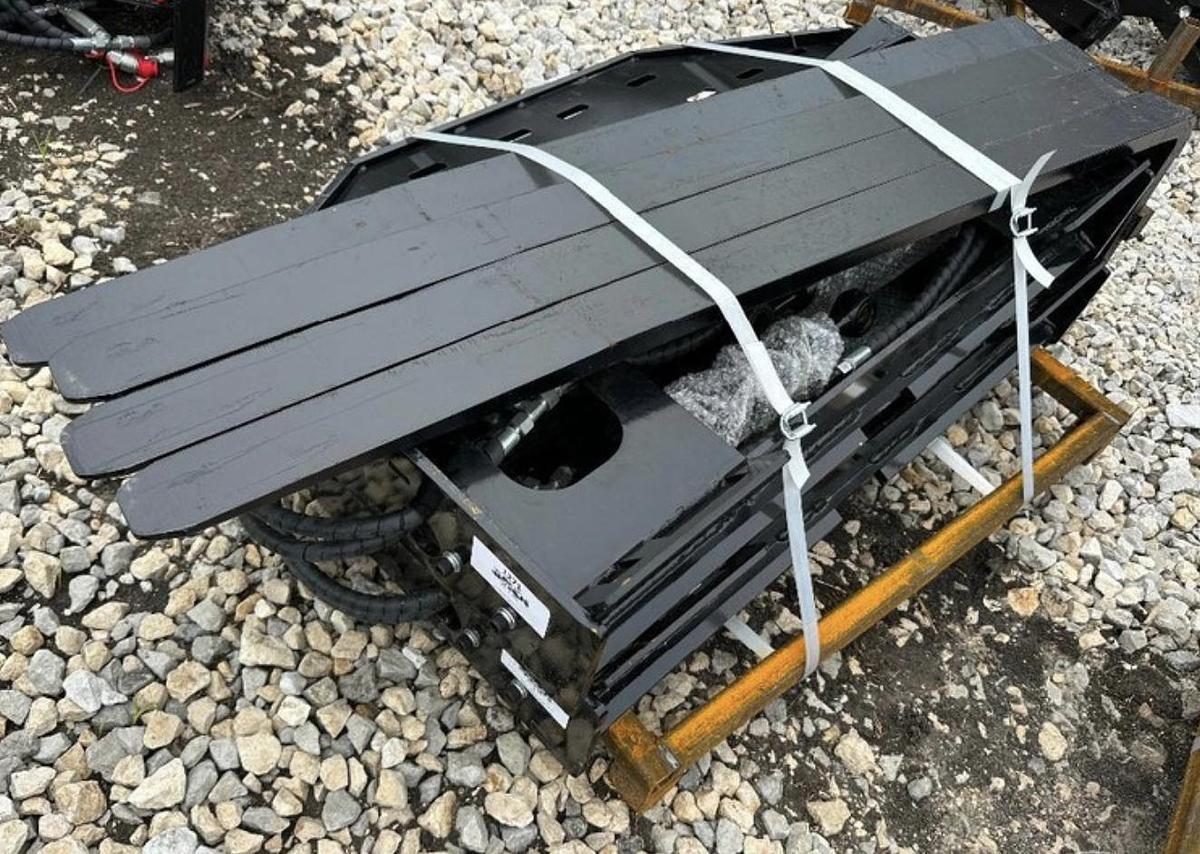 Used 2026 GIYI GY-SF60 60in Side Shift Fork Skid Steer Attachment (UNUSED)