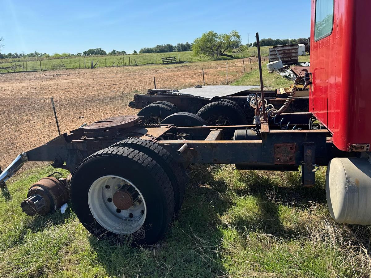 Used Day-cab Semi Truck