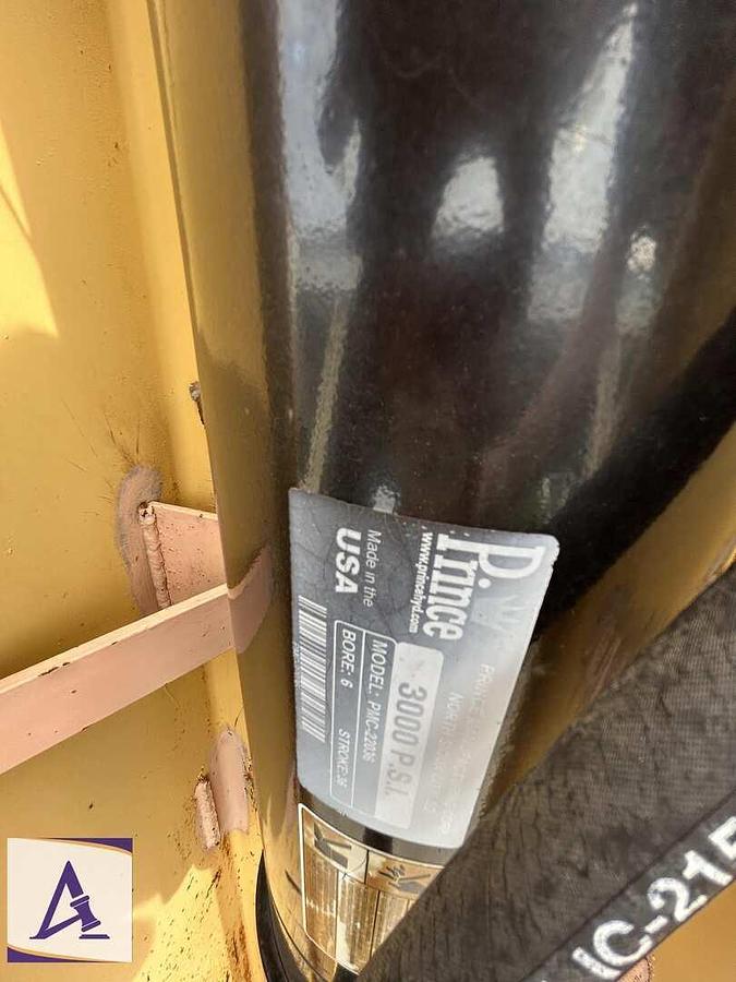 Used 2013 GMC 3500HD Crew Cab Flatbed Bed