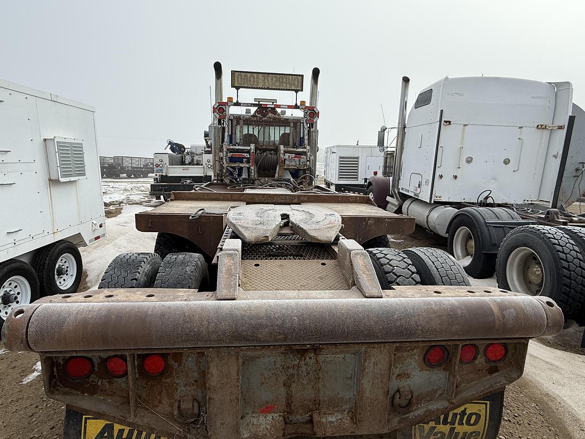 Used 2009 Peterbilt Winch Truck